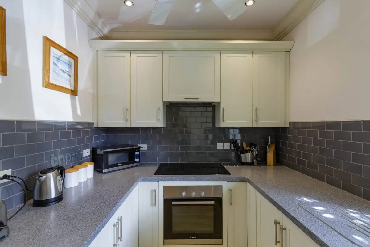 Mullins Bay 11, Jalousie